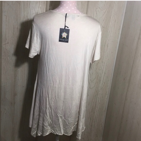 Living Doll Cream “Wandering" Screen-print Tee XL - Picture 4 of 4